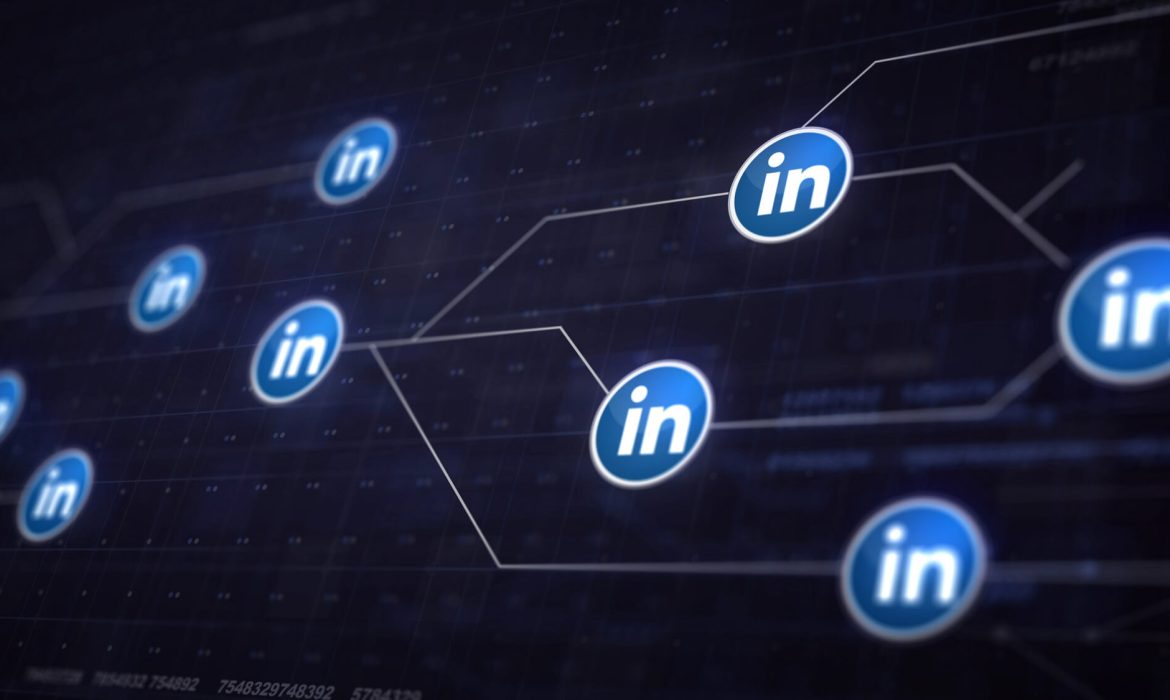 Top 7 ways to connect with someone on LinkedIn